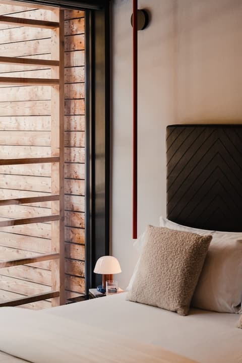 Aethos Monterosa, Room