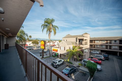 Casa Bella Inn - Huntington Park, Interior