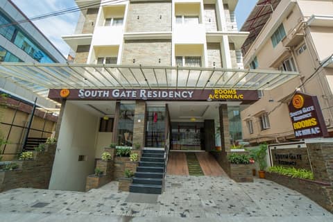 South Gate Residency, Property entrance