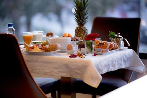 Mnar Park, Breakfast meal