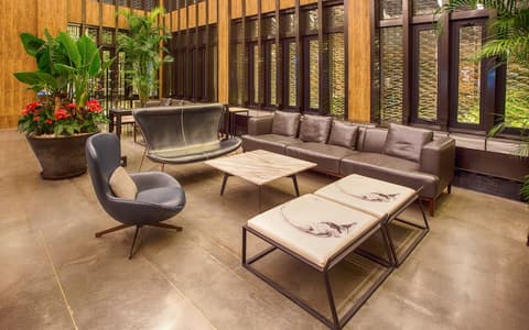 Shanghai Lintin Holiday Hotel, Lobby sitting area