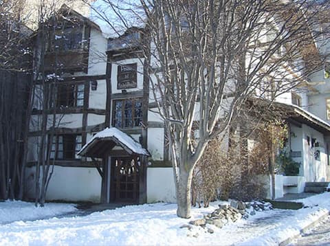 Posada del Fin del Mundo, Front of property