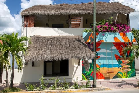 Villa Balú, Front of property