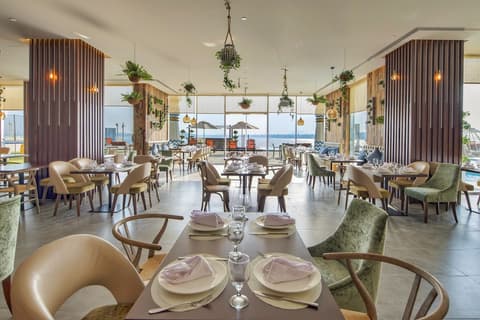 Royal Central Hotel and Resort – The Palm, Breakfast area