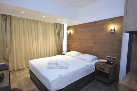 Aurasia Beach Hotel, Room