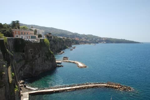 Residenza Viviani, Exterior