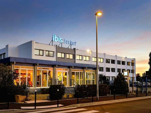 ibis budget Bordeaux Le Lac, Exterior