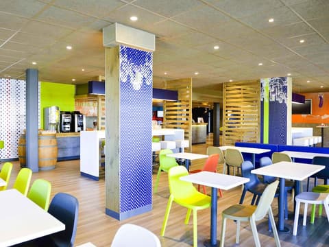 ibis budget Bordeaux Le Lac, Exterior