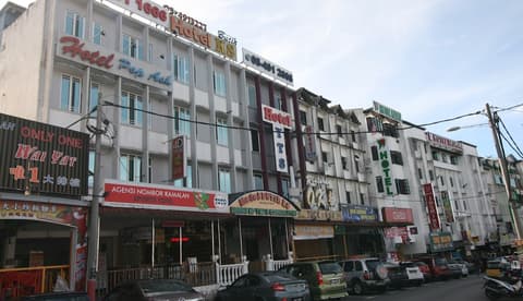 Hotel Pop Ash, Front of property