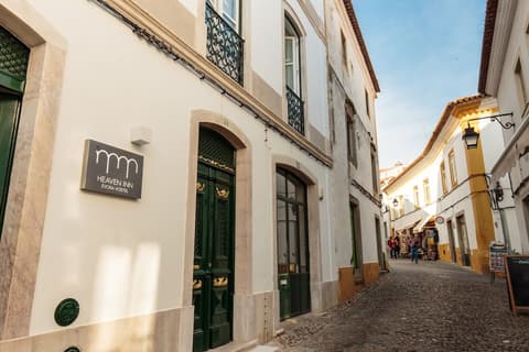 Heaven Inn Évora - Hostel, Front of property