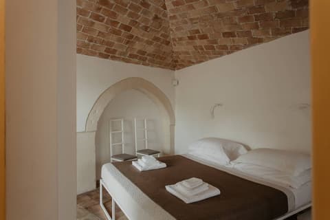 Pietragialla, Room