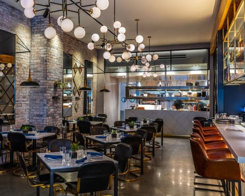 Arlo Chicago, Restaurant