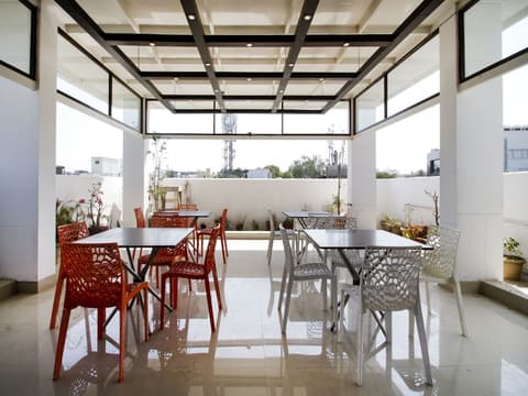 Collection O 7601 Hotel Park Heights Banjara Hills, Dining