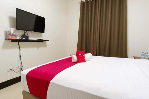 RedDoorz Plus @ EDSA Congressional, Room