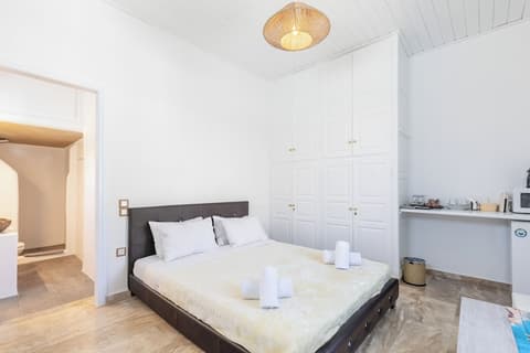 Mykonian Breeze, Room