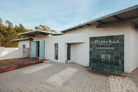 A Riverbed Guesthouse, Reception