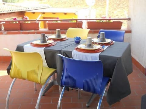 Olympus B&B, Breakfast area