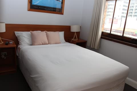 Hurstville Ritz Hotel, Room