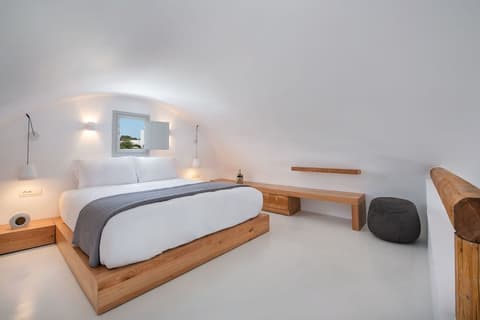 June Twenty Suites, Room