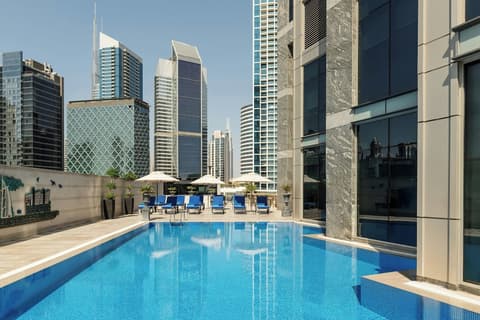 Renaissance Business Bay Hotel, Dubai, Pool