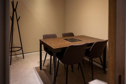 N Bridge Hotel, Restaurant