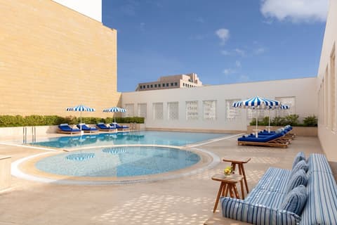 Al Najada Doha Hotel by Tivoli, Outdoor pool