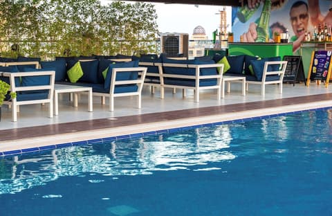 DoubleTree by Hilton Dubai Al Jadaf, Pool