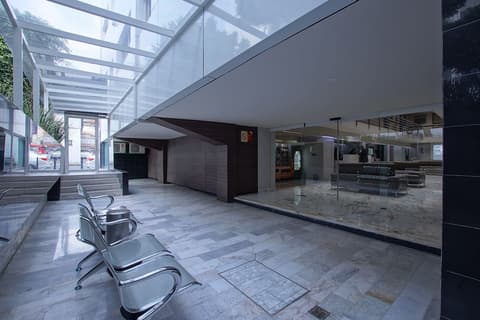 Econo Express Hotel, Porch