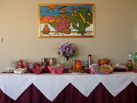 Genius Hotel, Buffet