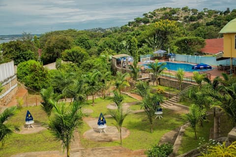 ISAMILO GRAND HOTEL, Garden