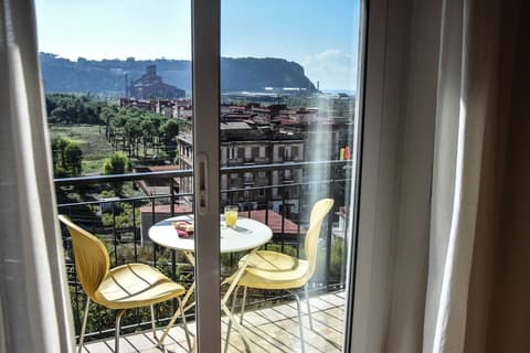 Hotel Kennedy, Balcony