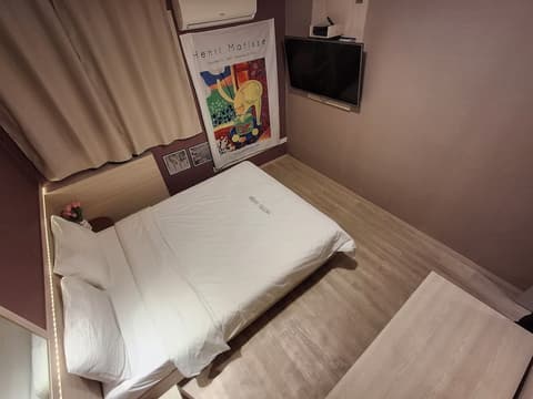 Shine Hotel, Room