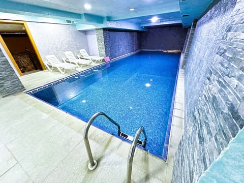 GM City Hotel, Indoor pool