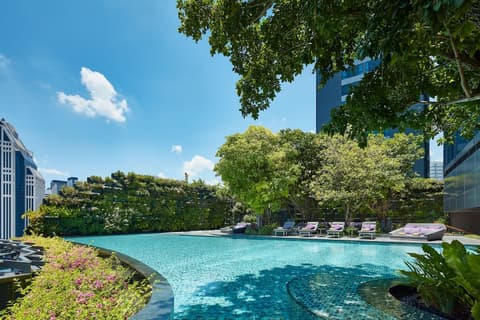 Hyatt Regency Bangkok Sukhumvit, Outdoor pool