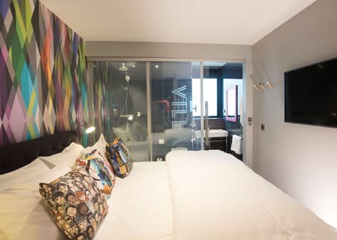 Village Hotel Bristol, Room