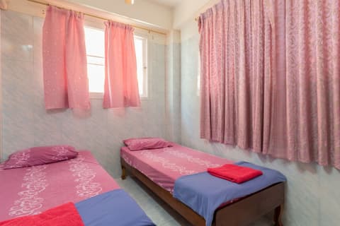 New Central Guesthouse, Room