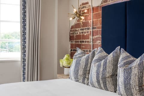 The Stricklin Hotel, Room