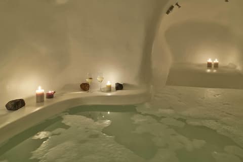 Cave Suite Oia, Bathroom