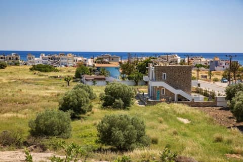 G&K Stone Suites, Exterior