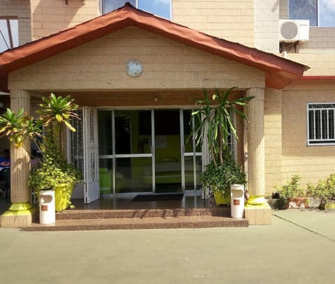 Zambezi Inn Hotel, Front of property