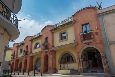 Villa Madau Hotel, Front of property