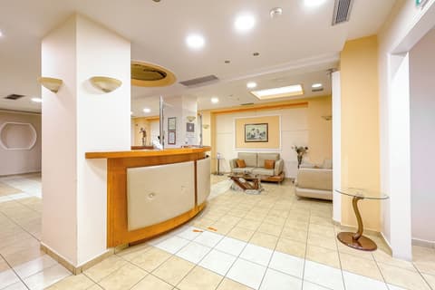 Faros 2 Hotel, Reception