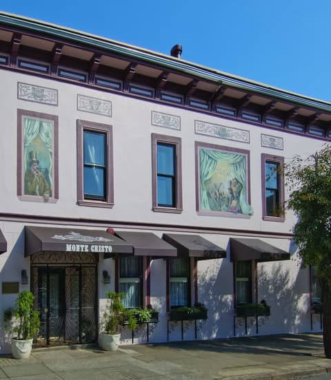 The Monte Cristo, Front of property