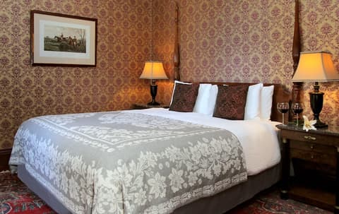 The Monte Cristo, Room