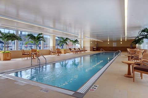 Hilton Baltimore Inner Harbor, Indoor pool