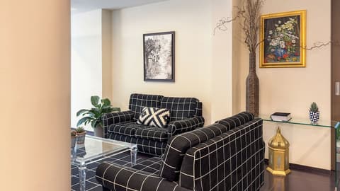 Hotel Marad, Reception