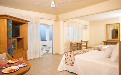 Hotel Tropicana - Near Olas Altas Street, Room