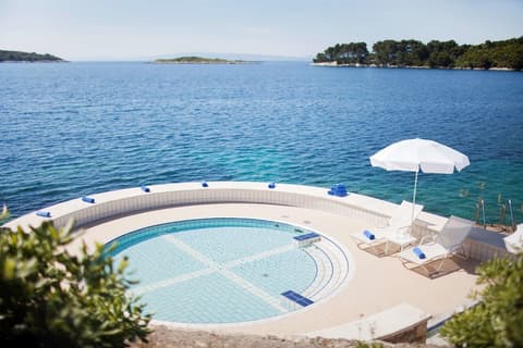 Hotel Odisej, Outdoor pool