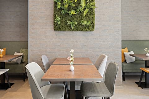 Leonardo Hotel Salzburg City Center, Breakfast area