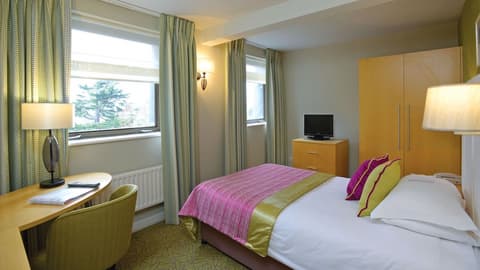 The Lensbury Resort, Room